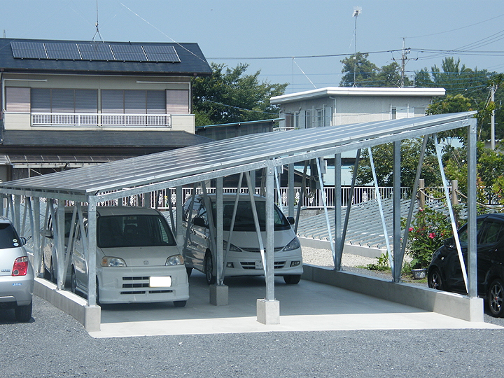 太陽光発電 野立て 駐車場の屋根に設置