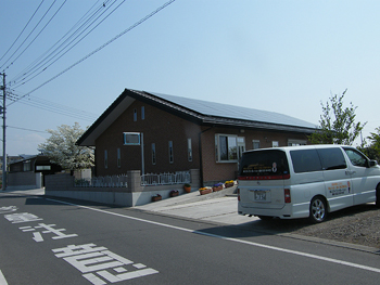 群馬県前橋市 店舗の屋根に太陽光発電を設置